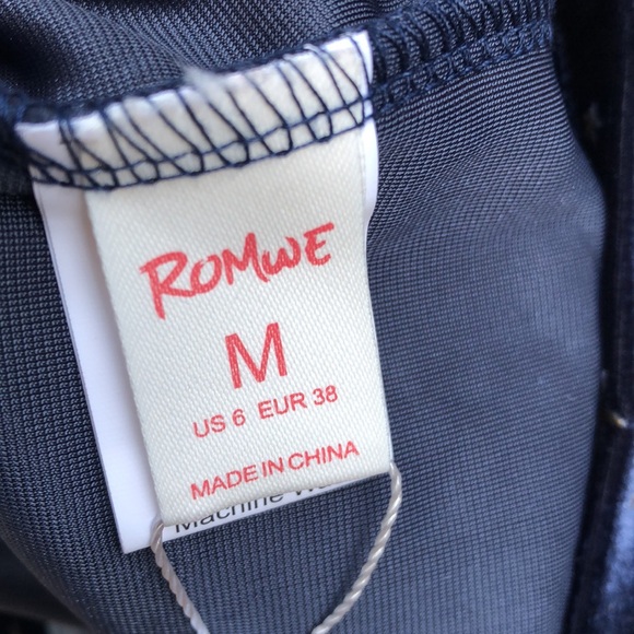 NWT romwe Velvet dress with gold stars - Picture 11 of 11